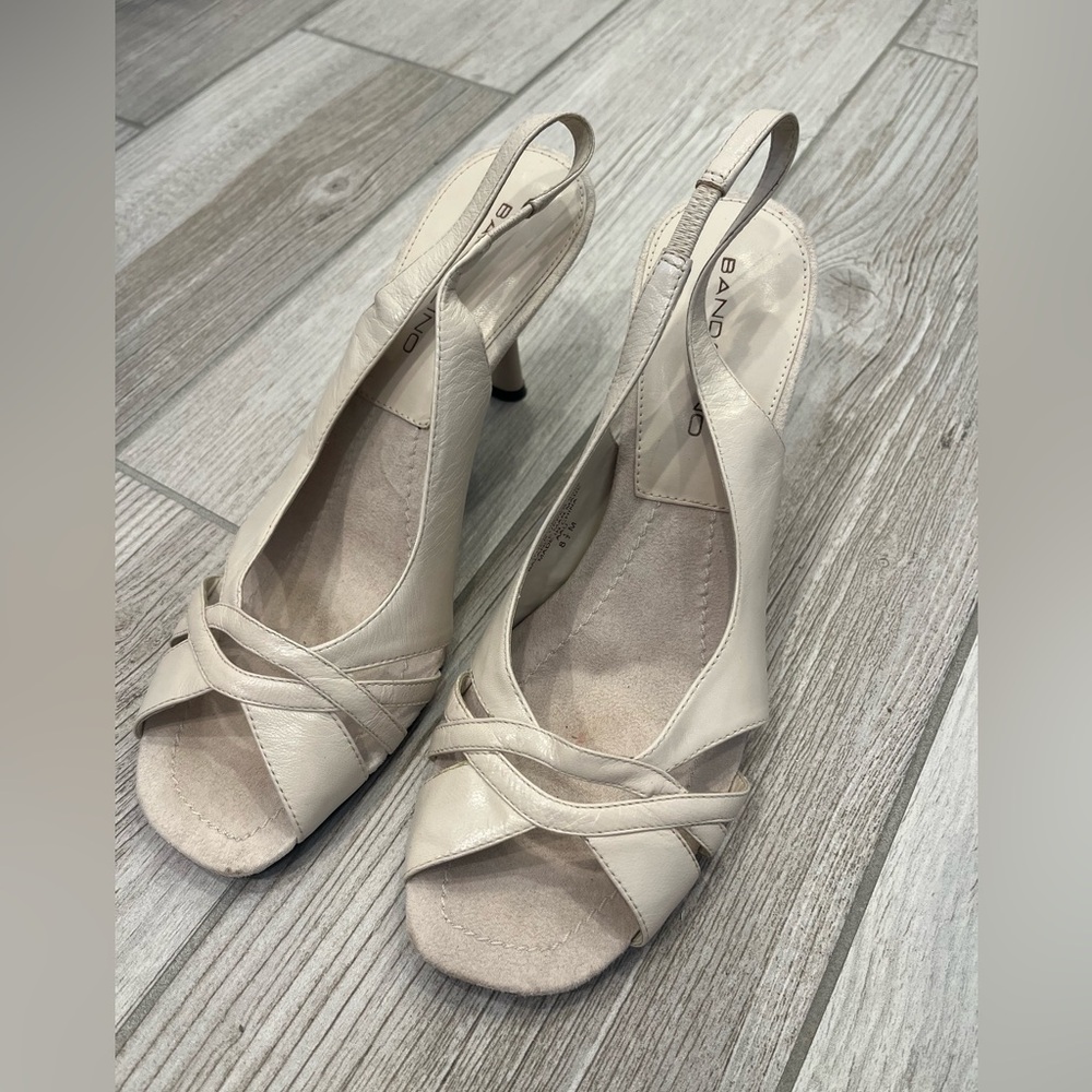 Bandolino Bone / Off White / Cream Open Toe Heels Size 8.5 M